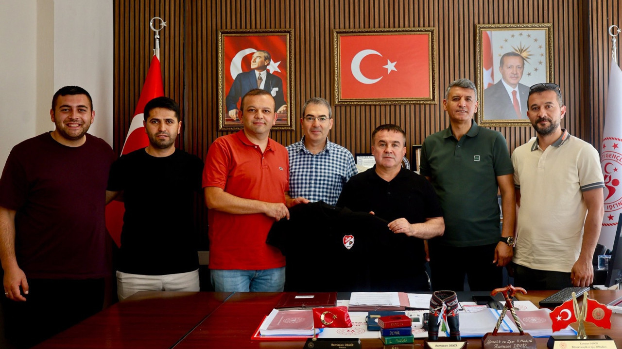 Futbol hakemlerinden mudur demire ziyaret v3qfSTe8.jpg