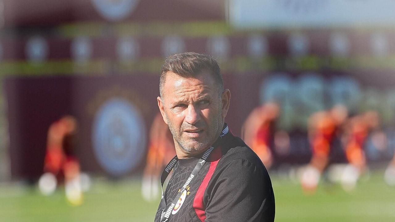 Galatasaray taraftarlari havalara ucacak okan buruk canli yayinda bombayi patlatti lN1XUDOj.jpg