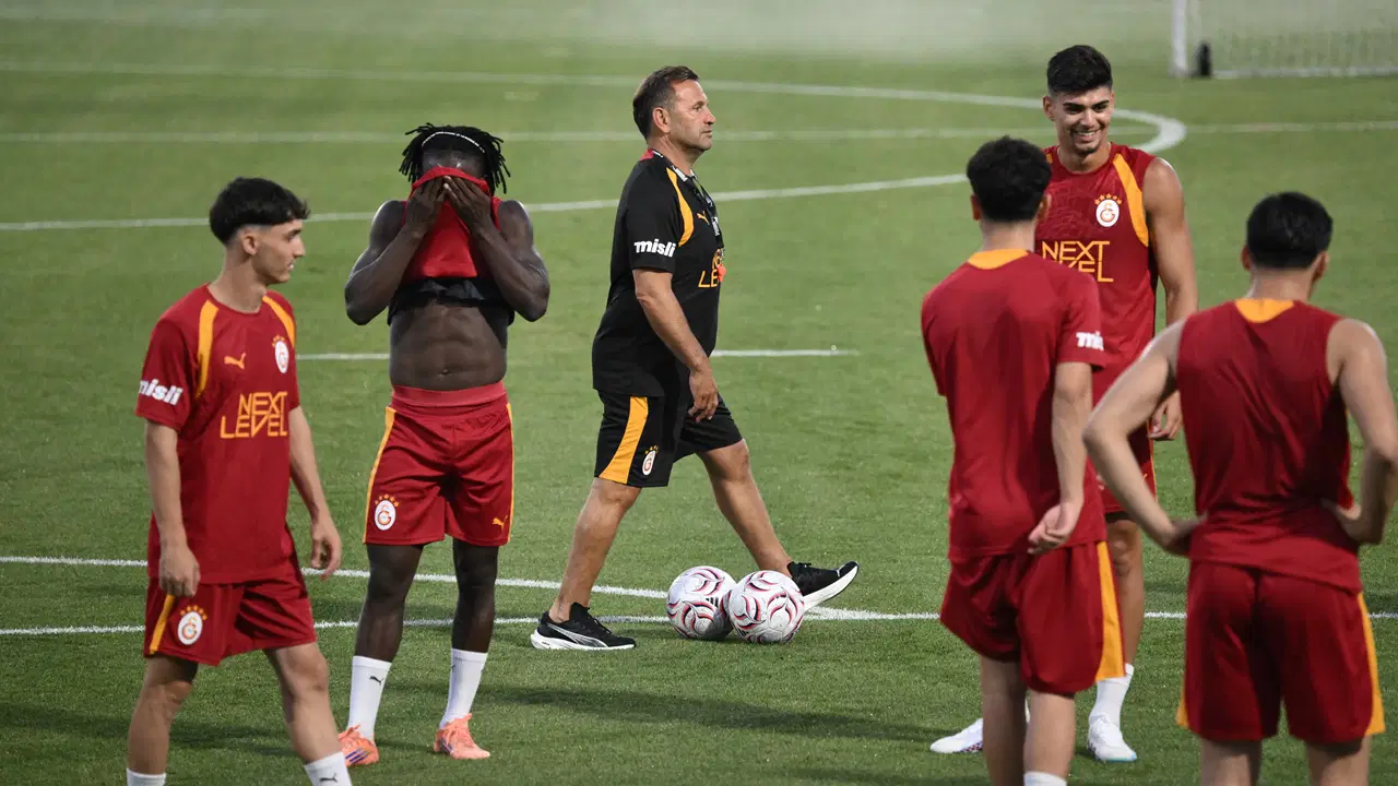 Galatasaray yeni sezonu aciyor NCVulJ8z.jpg