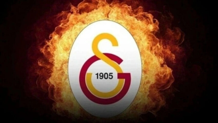 Galatasaray yeni transferini resmen acikladi babasi fransa milli takimi hocasi wMiYXCMD.jpg