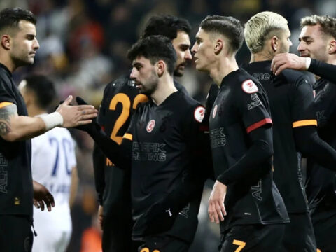 Galatasaray zar zor yolladi yeni takima 6 dakikada sov yapti l7j4yUU4.jpg
