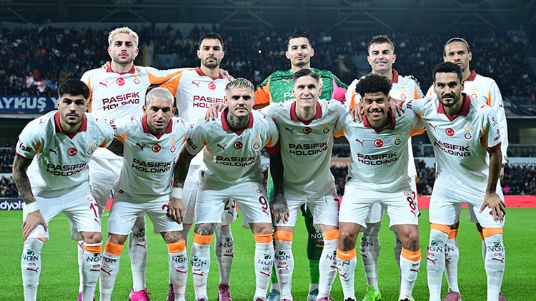 Galatasaray’da sürpriz karar: Görüşmelere başladı, takımdan ayrılıyor!