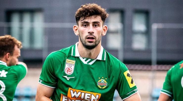 Galatasaraydan ayrilmisti yusuf demir yeni takimi rapid wieni avrupada zafere tasidi 2pzJ64I8.jpg