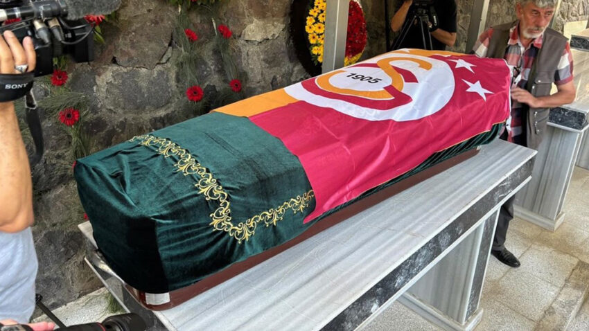 Gazeteci aziz ustel son yolculuguna ugurlandi xzg7pLDG.jpg