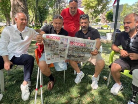 Gaziler hulusi akara soruyor rvU3s6nV.jpg