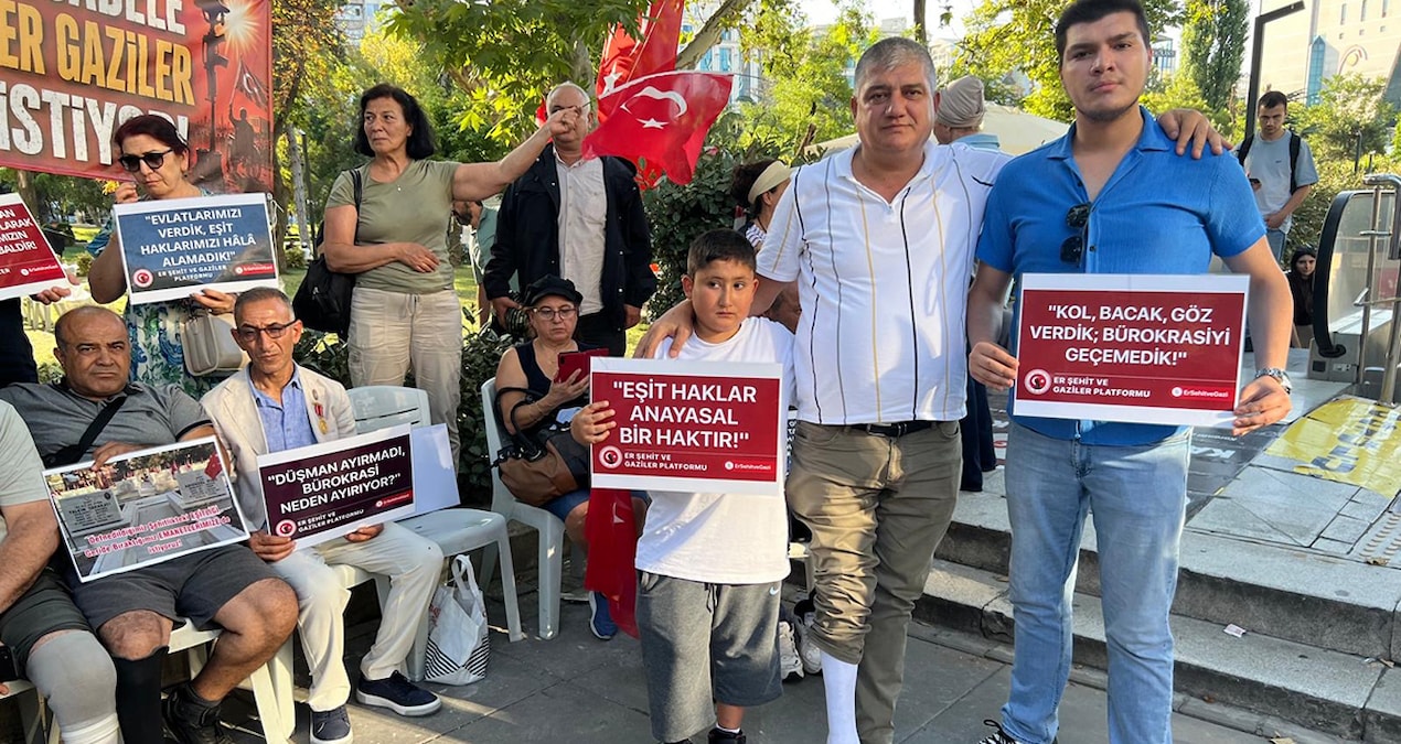 Gaziler: Kullanılıp  atılmış mendil gibiyiz