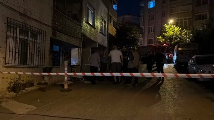 Gaziosmanpasada kayan otomobil dogal gaz kutusuna carpti bina tahliye edildi Lgudcj3w.jpg