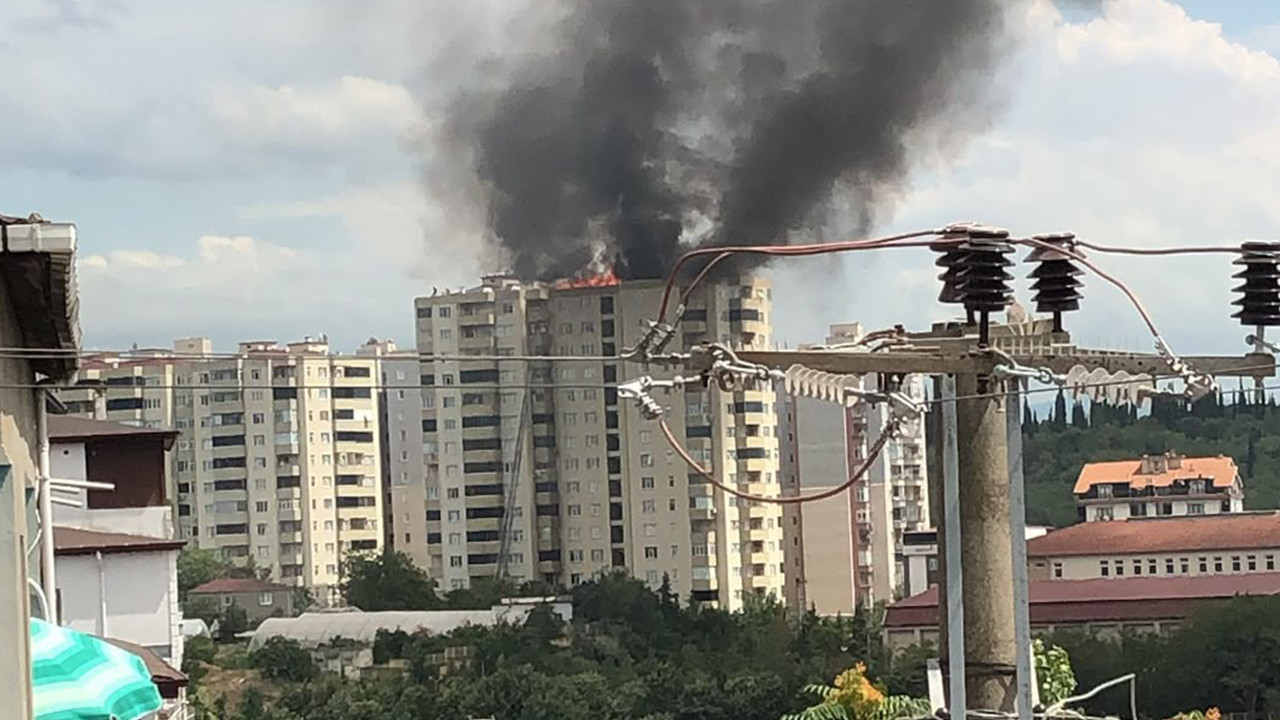 Gebze’de korkutan yangın itfaiyenin müdahalesiyle söndürüldü