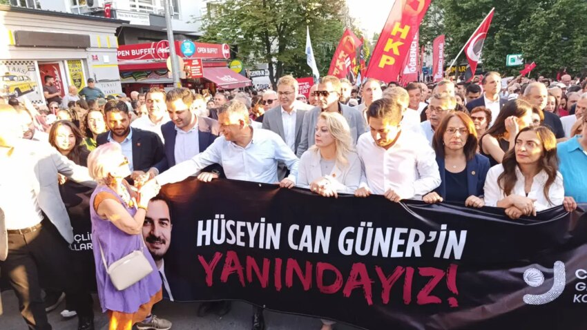 Gozaltina alinan cankaya belediye baskani gunere destek yuruyusu ozgur ozel partimizin evladina sahip cikmaya TnGJSZqc.jpg