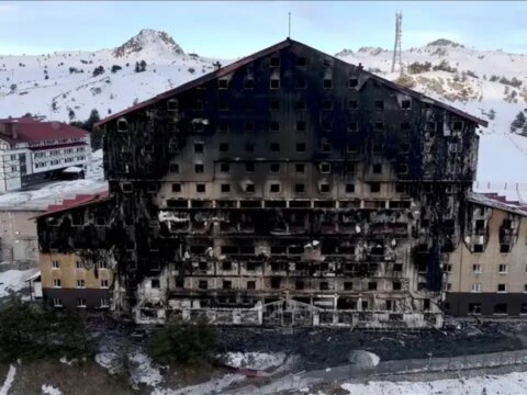Grand kartal faciasinda yakinlarini kaybedenler boludan ankaraya yuruyus baslatti pjkfFH7b.jpg