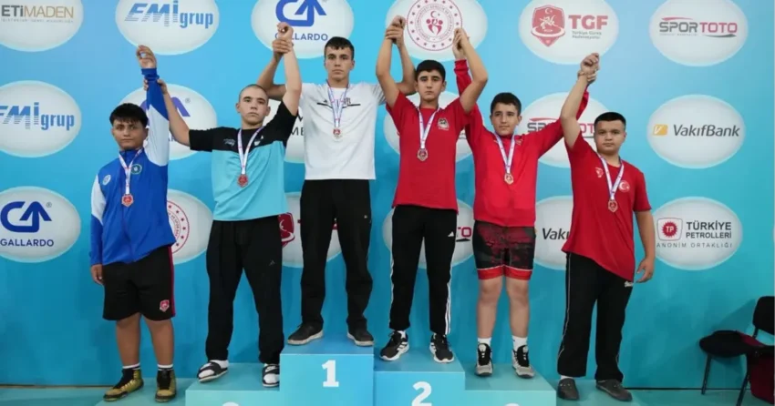 Gureste bursa yildirim ruzgari eZ5Jx543.webp