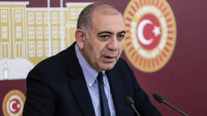 Gursel tekin gazetecileri hedef alirken faturadaki rakama uc sifir eklemis bini milyon yapmis dX9SYUnB.jpg