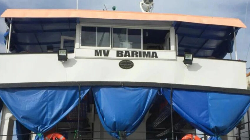 Guyanada 116 yolcuyu tasiyan feribot alabora oldu e8w6mQ32.jpg