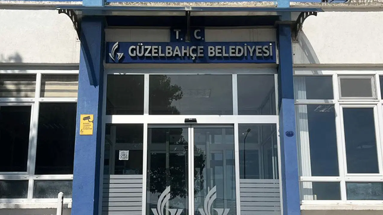Guzelbahce belediyesine yeni operasyon 4 gozalti vzah5OAe.jpg