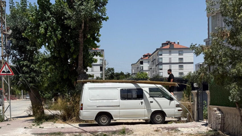 Her an basiniza bir direk dusebilir konyada akilalmaz kaza OHqWwZD6.jpg