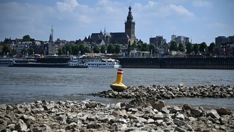 Hollandada alarm su kitligi ilan edildi OfvrcIMr.jpg