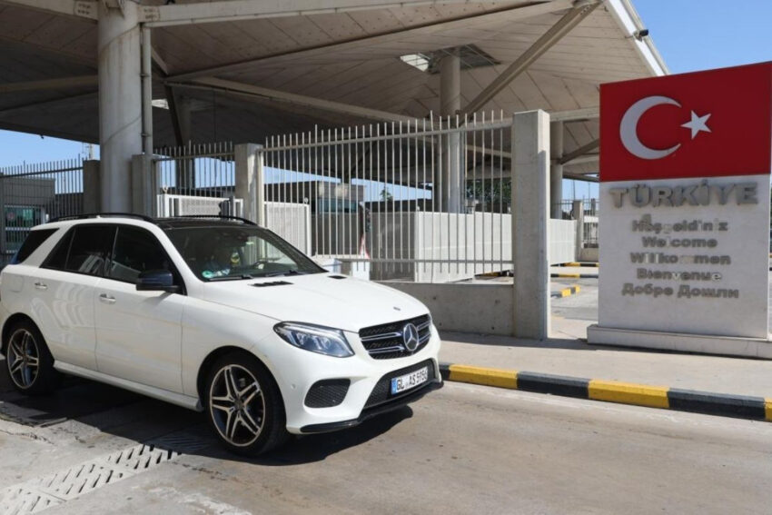 Icisleri bakani ciftci duyurdu gurbetcilere yabanci plakali arac kolayligi lxqfPqqf.jpg