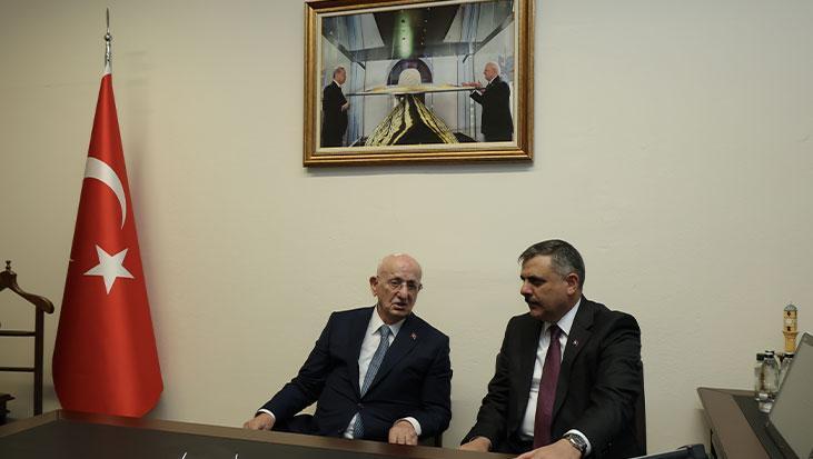Icisleri bakani ciftci eski tbmm baskani kahraman ile bir araya geldi ejl6RWDU.jpg