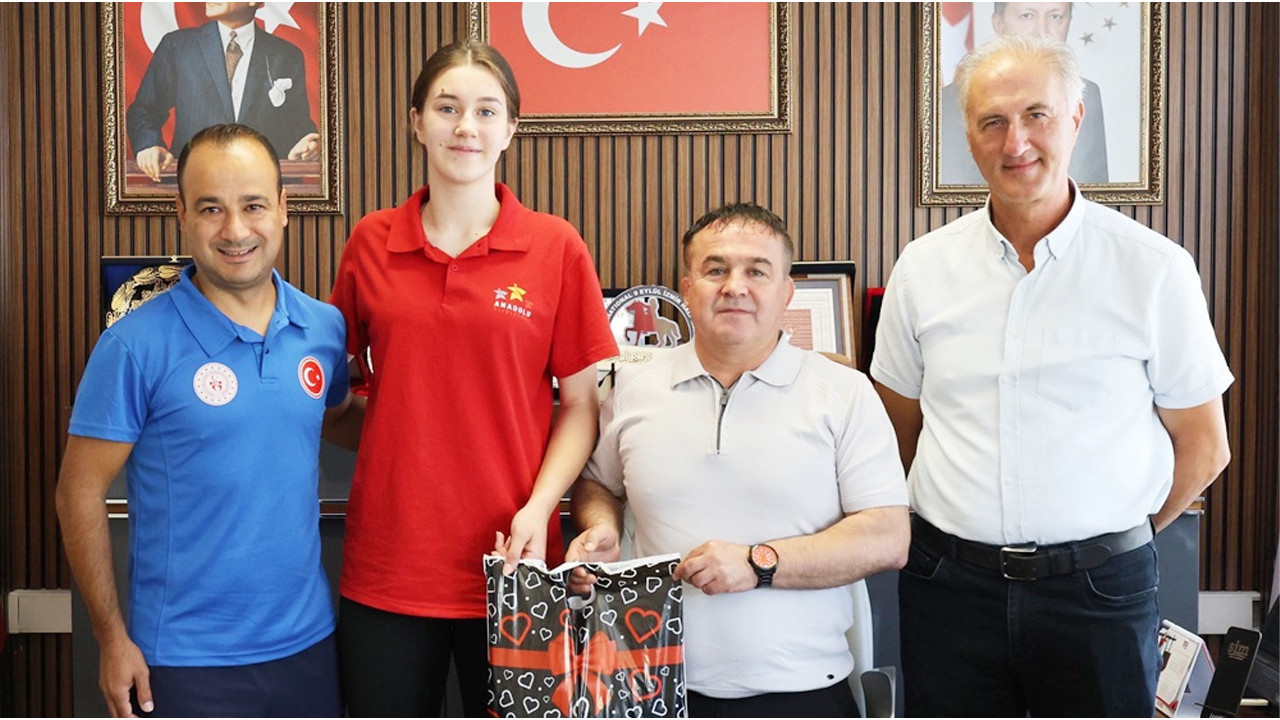 İl Müdürü Demir’den TVF Spor Lisesi’ni kazanan sporcuya tebrik