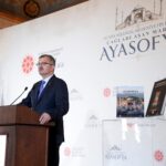 Iletisim baskani duran ayasofyanin kubbeleri yeniden tekbirlerle ve kuran tilavetleriyle yankilandi 4XEHYFiO.jpg