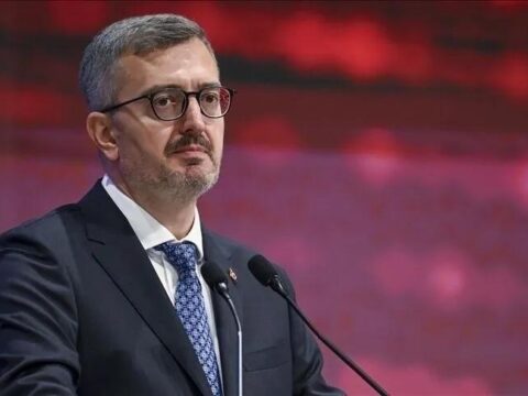 Iletisim baskani duran onuncu yilinda 15 temmuz irade bizim zafer bizim baslikli makale kaleme UAfwXn6l.jpg