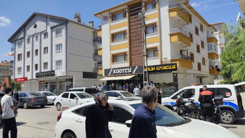 Internetten soygun nasil yapilir diye aratti 2 saatte yakayi ele verdi zDxpKpOG.jpg