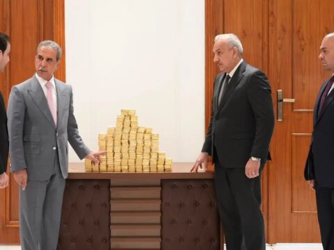 Irakta dev yolsuzluk operasyonu 375 kilo altina el konuldu LKQviI3a.jpg