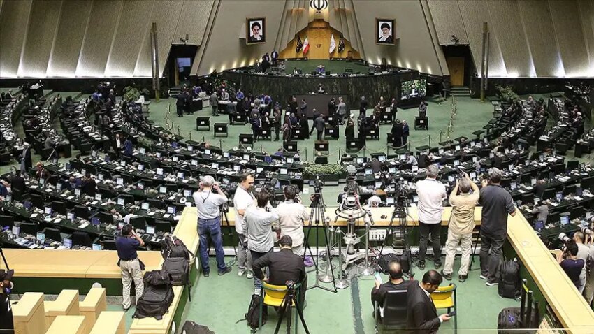 Iran meclisinde abdye karsi fesih cagrisi O9kV5cd4.jpg