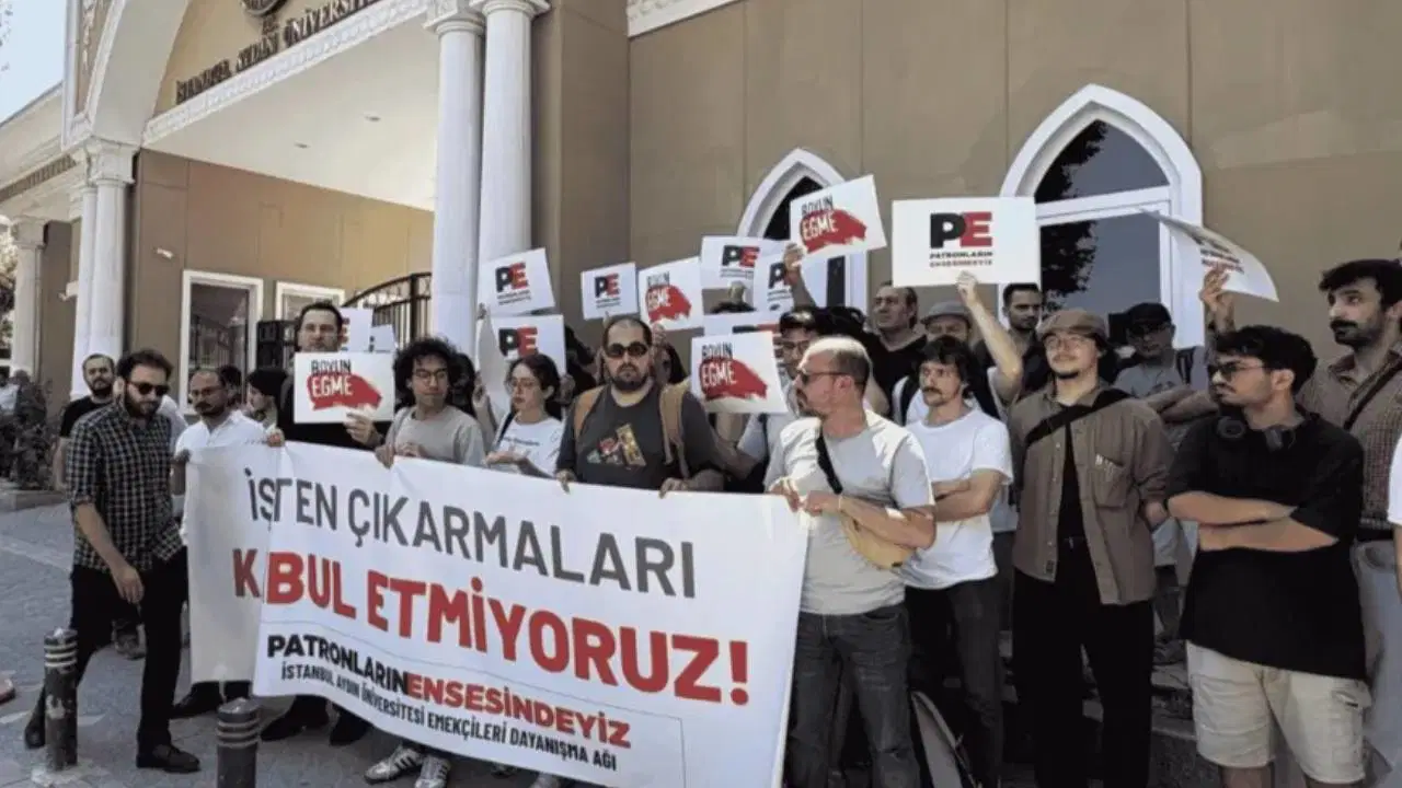 Istanbul aydin universitesinde isten cikarilan akademisyenler eylem yapti isimizi geri istiyoruz U7gW5K4L.jpg