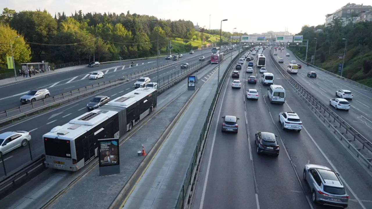 İstanbul’da 15 Temmuz günü metrobüsün güzergahı değişecek