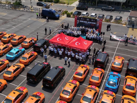 Istanbulda 253 taksilik demokrasi konvoyu mrKFKKqV.webp
