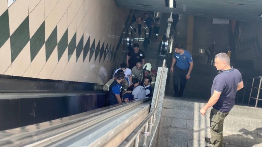 Istanbulda gorme engelli kisi metro raylarina dustu seferler bir sure durduruldu 1fGrHUpP.jpg