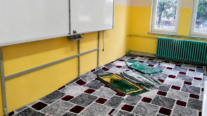 Istanbulda okullarda mescit karari 39 ilce kaymakamligina yazi gonderildi 4dpxv3Gp.jpg
