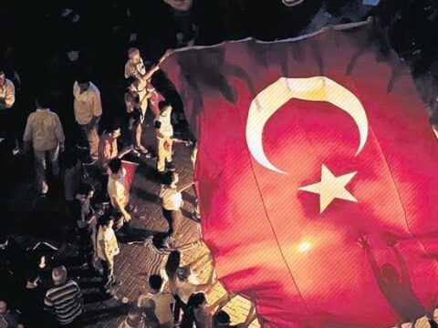 Istikbale yon veren gece nD5BmQHl.jpg