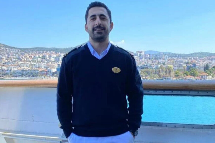 Italya aciklarinda iki turk kaptanin gemideki aci sonu CqhaGECe.jpg