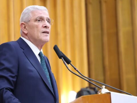 Iyi parti genel baskani dervisoglu bu ulkede olaganustuluk olaganlastirildi xXXg4uxF.jpg