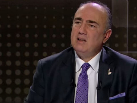 Iyi parti kurucularindan gazeteci vedat yenerer hayatini kaybetti 69GqNqX5.jpg