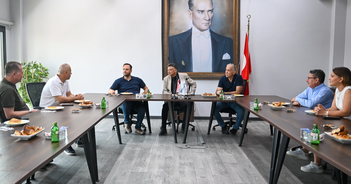 Izmir bornova belediye baskani eskiden mtk sitesine ziyaret BF63Ebm1.webp