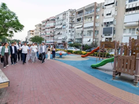 Izmir karsiyakaya kesintisiz bisiklet yolu geliyor 7FE3Pm3f.webp