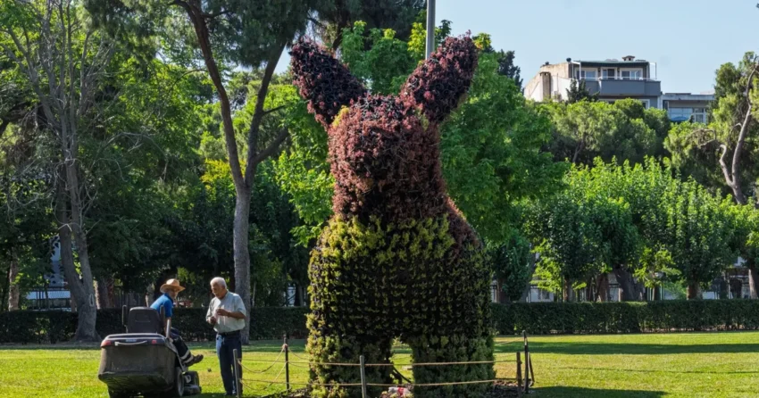 Izmir kulturparktaki dogayla sekillenen figurler ilgi goruyor 8IYD3Hrg.webp