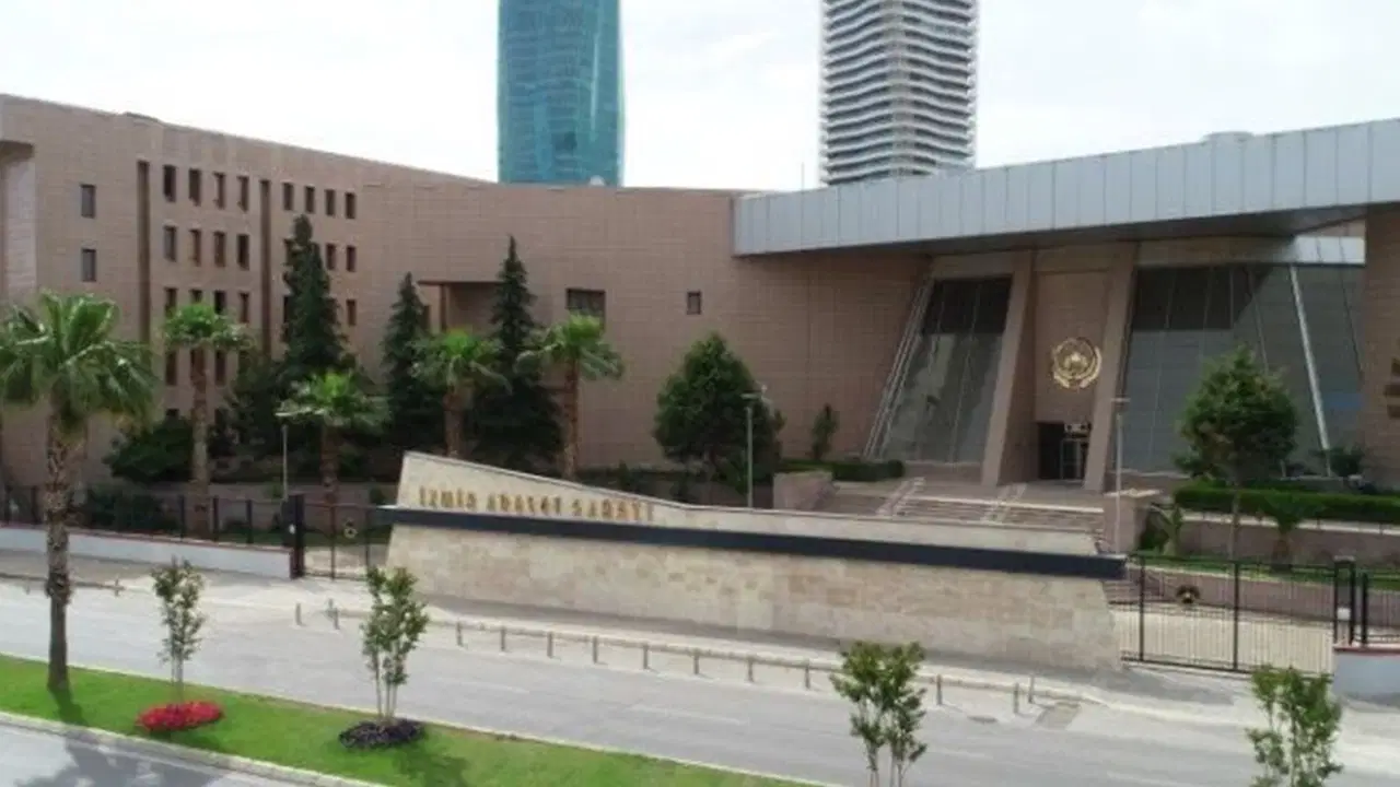 Izmir merkezli yasadisi bahis operasyonu 2 milyar tl para trafigi 34 gozalti 41KQI8YM.jpg