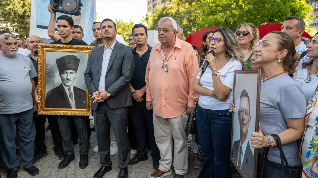 İzmir’de CHP’den toplu istifa: Bergama, Bornova, Ödemiş, Buca, Seferihisar…