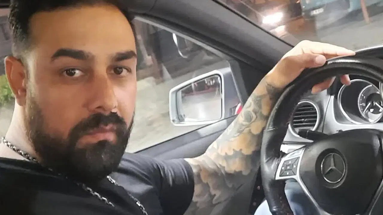 İzmir’de otomobil içinde vahşet: Husumetlisi tarafından bıçaklanarak öldürüldü