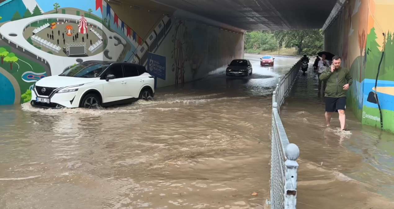 Izmitte yagis hayati olumsuz etkiledi alt gecit suyla doldu s57nDlxq.jpg