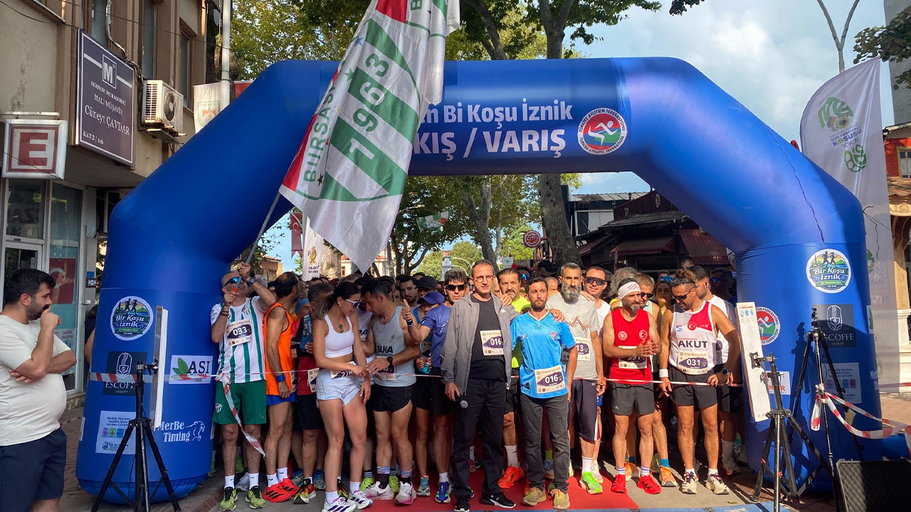 İznik’te koşu heyecanı: ‘Evden Bir Koşu’ 500’den fazla sporcuyla başladı