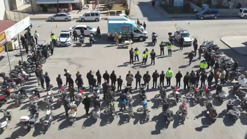 Jandarmadan motosiklet suruculerine surus egitimi cmId4W7B.jpg