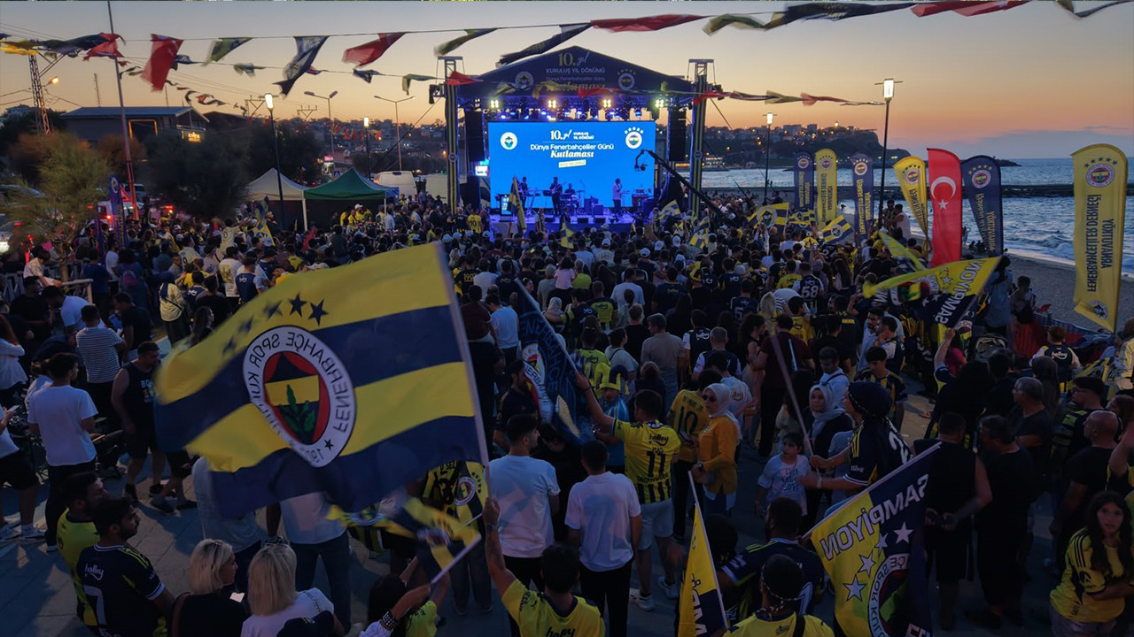 Karaburun Sahili sarı-lacivert: Arnavutköy’de iki büyük coşku bir arada yaşandı