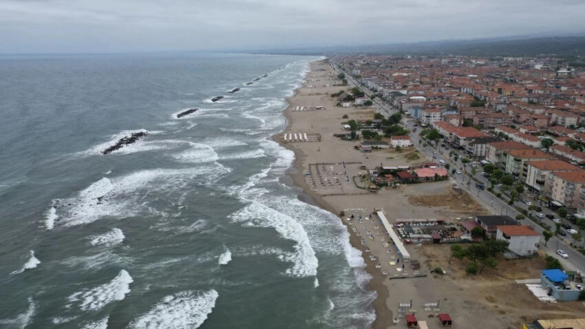 Karadenizde alarm 3 ilcede denize girmek yasaklandi S7flHVdD.jpg
