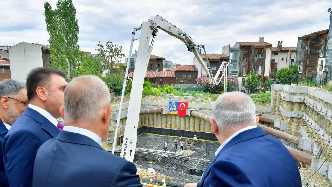 Karagümrük’te 40 yıllık düğüm çözüldü: Neslişah Sultan İlkokulu’nun temeli atıldı