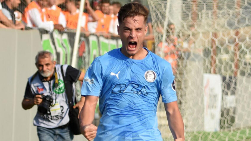 Karsiyaka 16 macta 2 gol atan santrfor icin harekete gecti PXu1PRd5.jpg